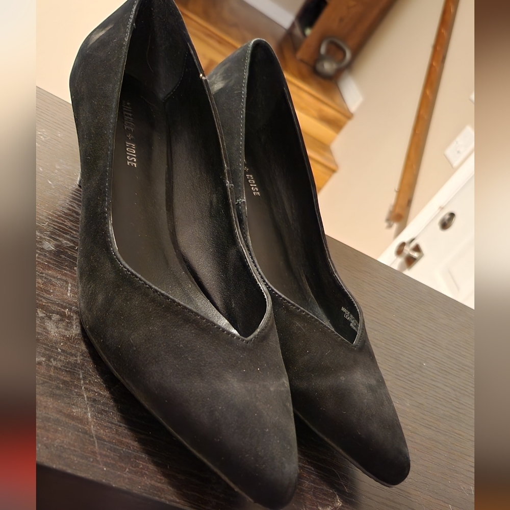 Comfortable suede ack cat heel